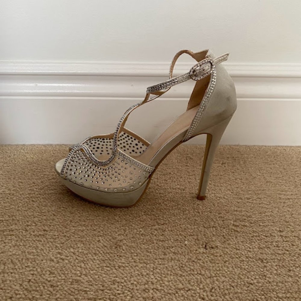 Le Chateau Silver Rhinestone Heels - Picture 4 of 8